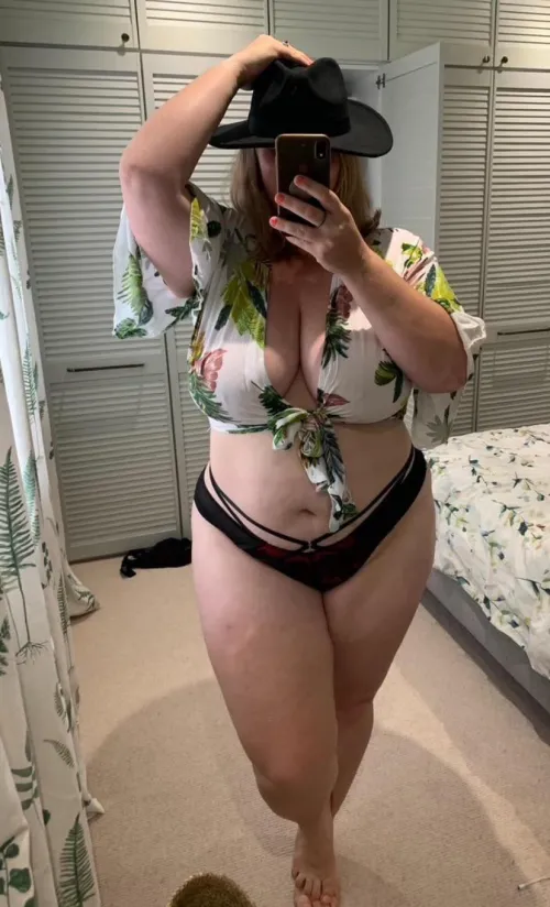 Thumbnail The Rare Joy of Going Braless by Virtual_Presence_556 | Chubby