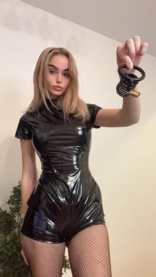 Thumbnail Submission and Control in Fetish Play by ArogantBitch