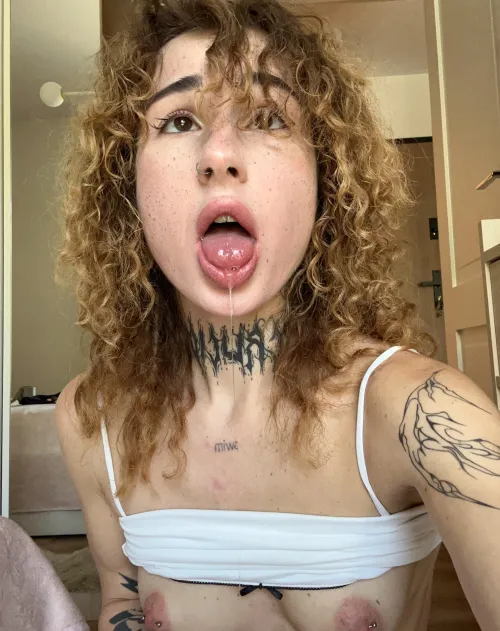 Thumbnail dreamfairyy Asks: 'Can This Ahegao Make You Cum?' - RealAhegao Question