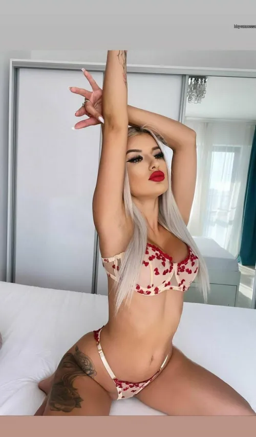 Thumbnail Sweaty Armpit Delight: A Sensual Invitation by Bbyvannessa