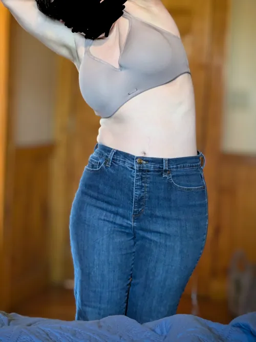 Thumbnail rodentdroppings' Big Stretch: Exploring Armpit Fancies
