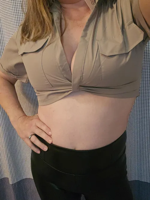 Thumbnail Trying Out a New Top: Easterniowahotwife's Braless Dilemma