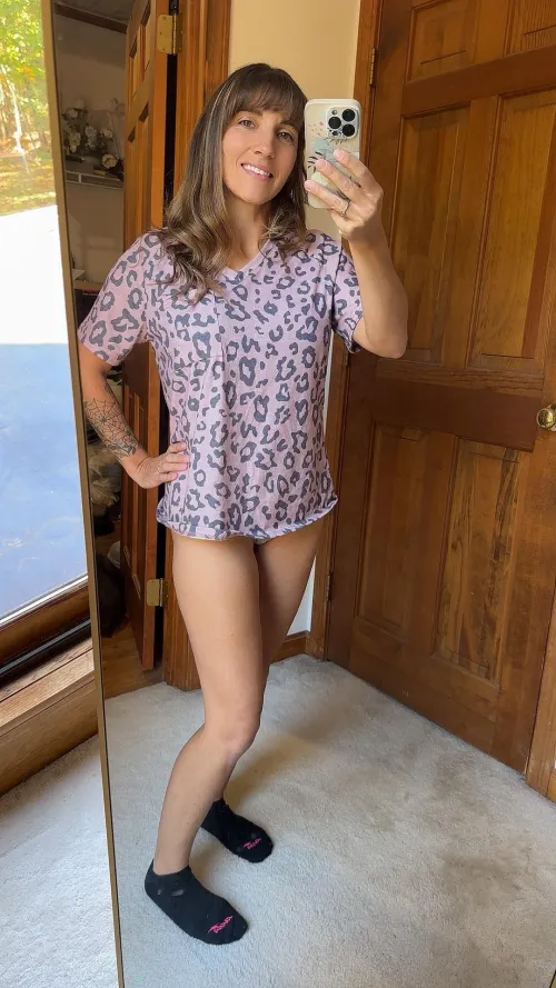 Thumbnail No Pants, No Problem: Greengirl42069 Embraces Milfie Life