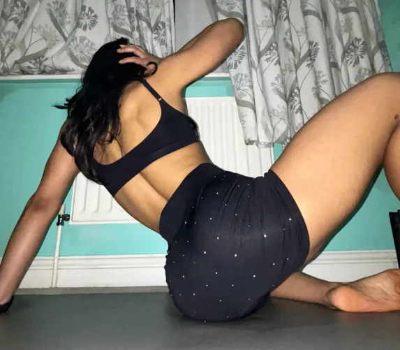 Thumbnail bbygirllxoxo Showcases the Essence of a 'Bubble Bubble Butt'
