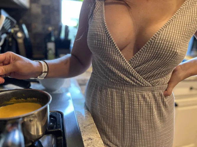 Thumbnail Complex_MILF_810 Seeks Advice: How's Braless Progress?