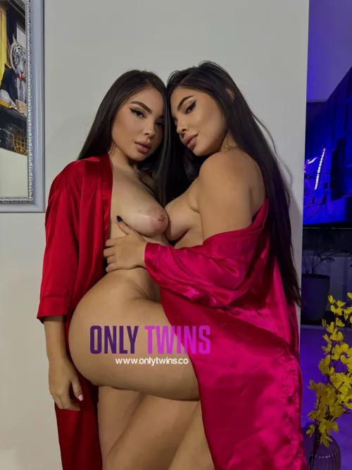 Thumbnail Dynamic Twins: Exploring Submissive and Perverse Roles | Onlytwins