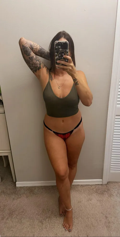Thumbnail Unveiling Secrets: The Intrigue of a Sultry MILF by dirrtydiana1992
