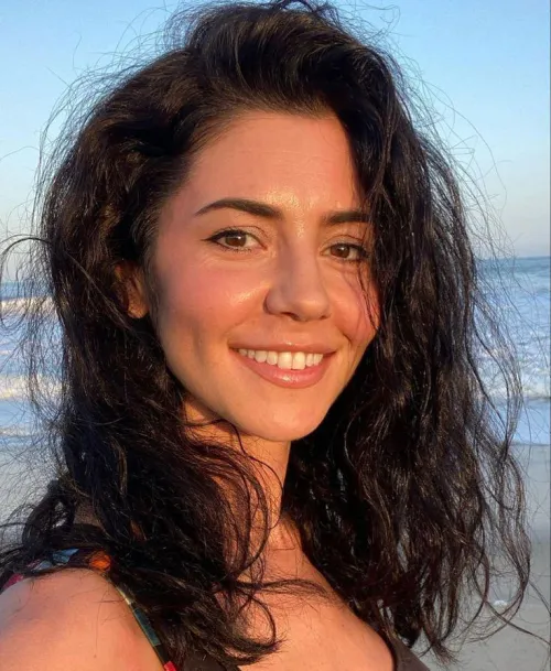Thumbnail Marina Diamandis: A Ken789gh Feature Celebrating Beauty - PrettyGirls Unveiled