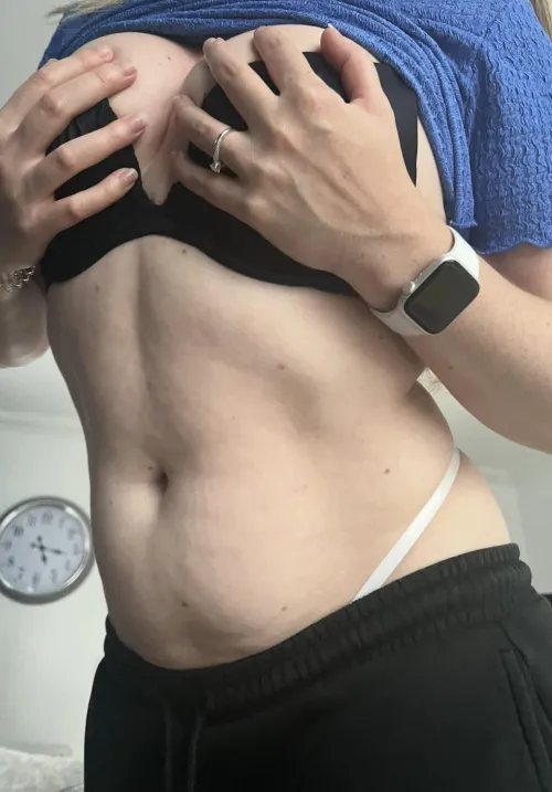 Thumbnail noideawhattoo's Chilled Saturday With A Sultry Thong