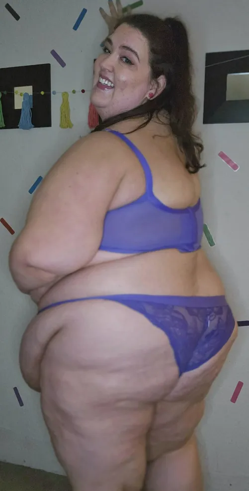 Thumbnail Large and in Charge: curvaliciouscupcake's Unstoppable SSBBW