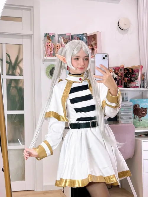 Thumbnail BarbieJacuz Impresses as Frieren in Spectacular Cosplay