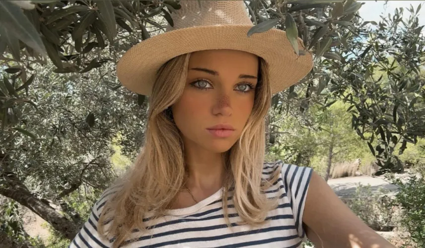 Thumbnail Estelle Ogilvy: Tumblrvogue's Elegant PrettyGirls Feature