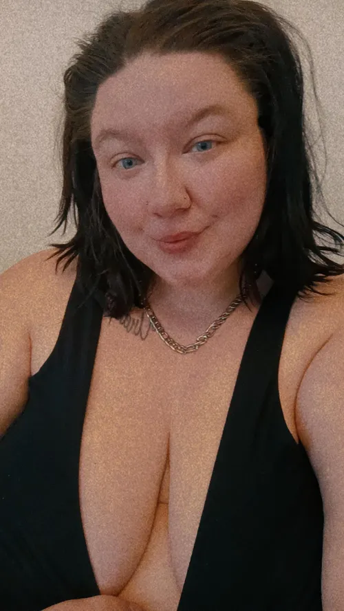 Thumbnail Alone and Playful: Thebreezybabe Invites Fun