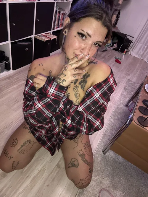 Thumbnail Breaking Rules with a Punk Babe: Wild Sex with DreamyDewdropp