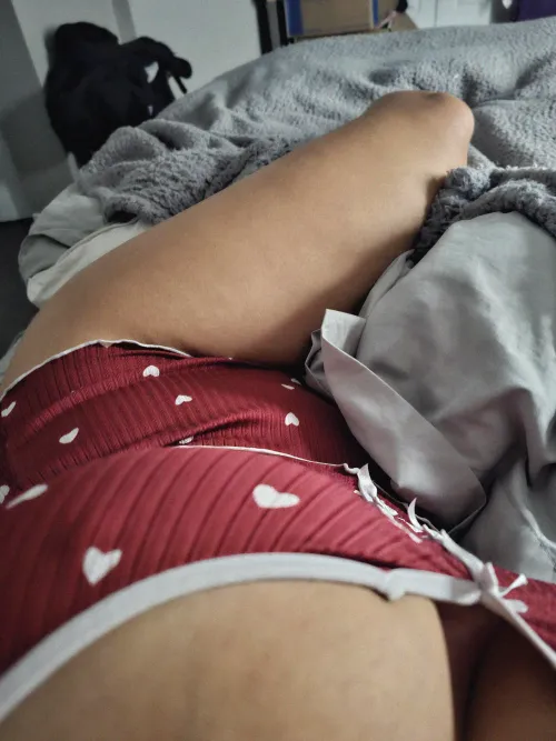 Thumbnail Thought-Provoking Curves: A Dive into ThickThighs by BrittatAz