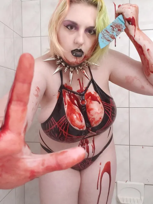 Thumbnail Get a Sneak Peek of Halloween with GothGoddessHailey