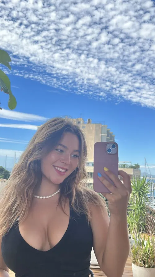 Thumbnail Enchanting View: yourmysticmuse's Captivating MirrorSelfie Secrets