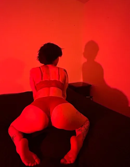 Thumbnail Ass Out: Pigeonrxt_21's Bold Move in PunkGirls Culture