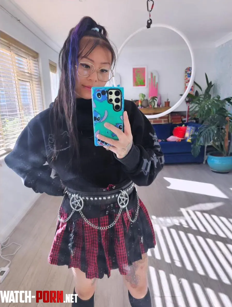 Just wanted to show off my outfit  by kinkyxwings