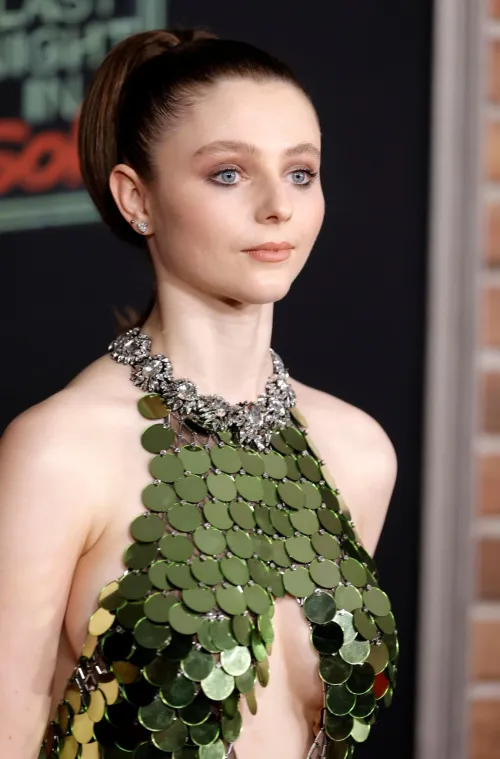 Thumbnail Discover the Charm of Thomasin McKenzie by see00you22