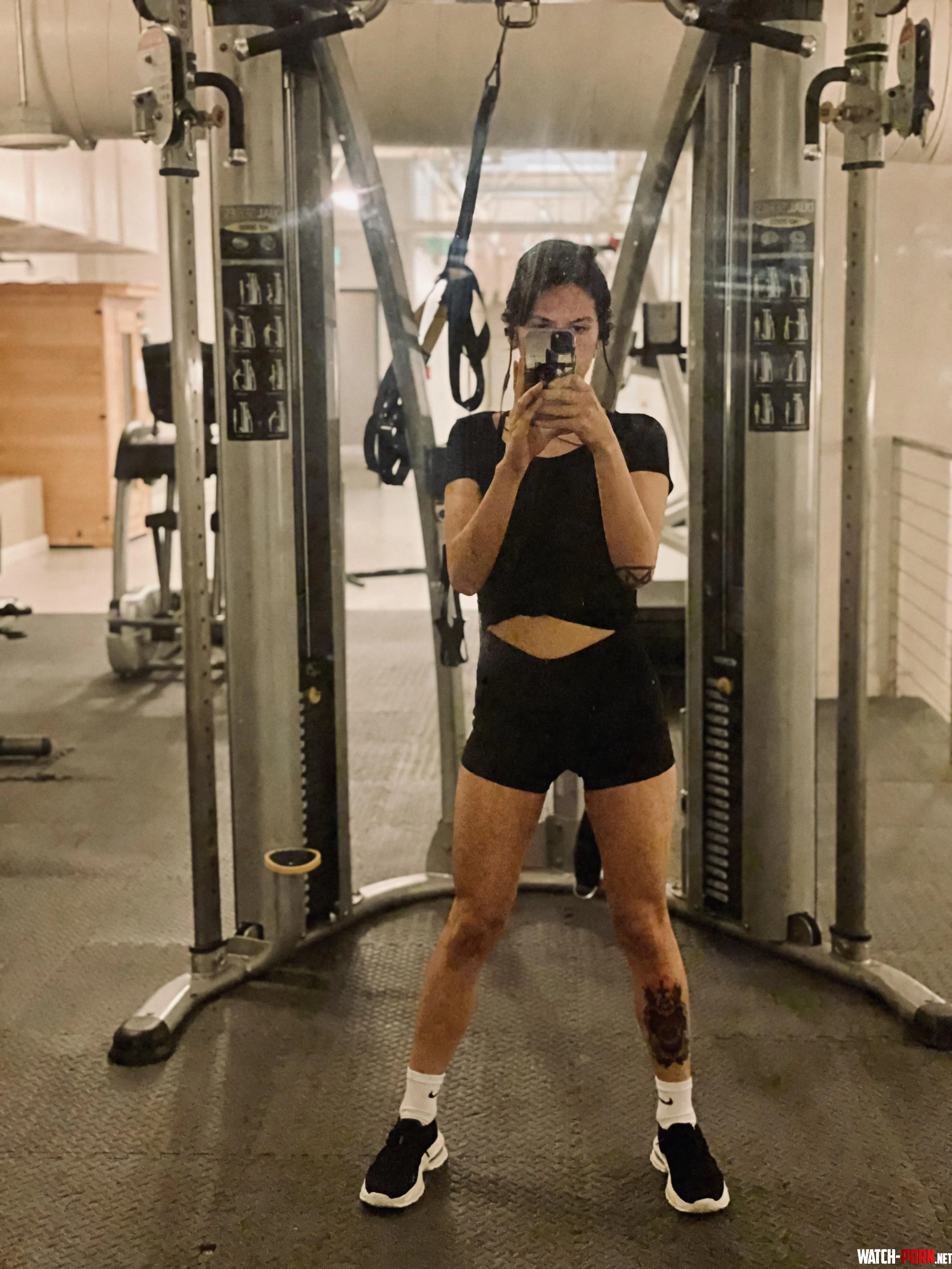 Working out  by Avaaaronson