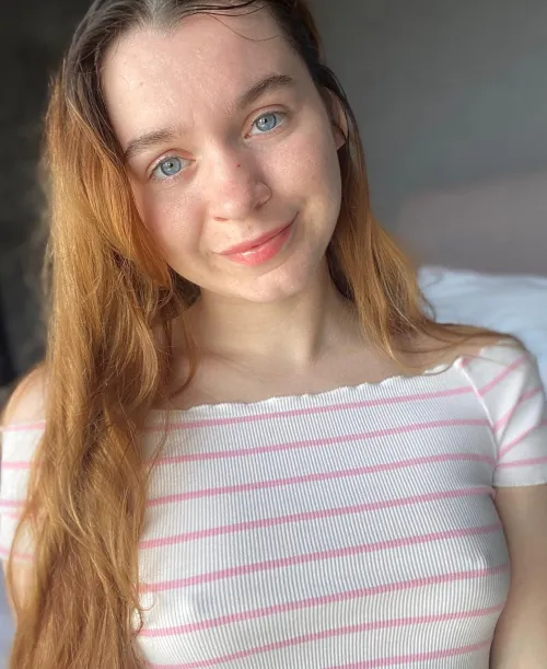 Thumbnail Is It Tempting Enough? Angelfrom_Sky's Croptop Appeal