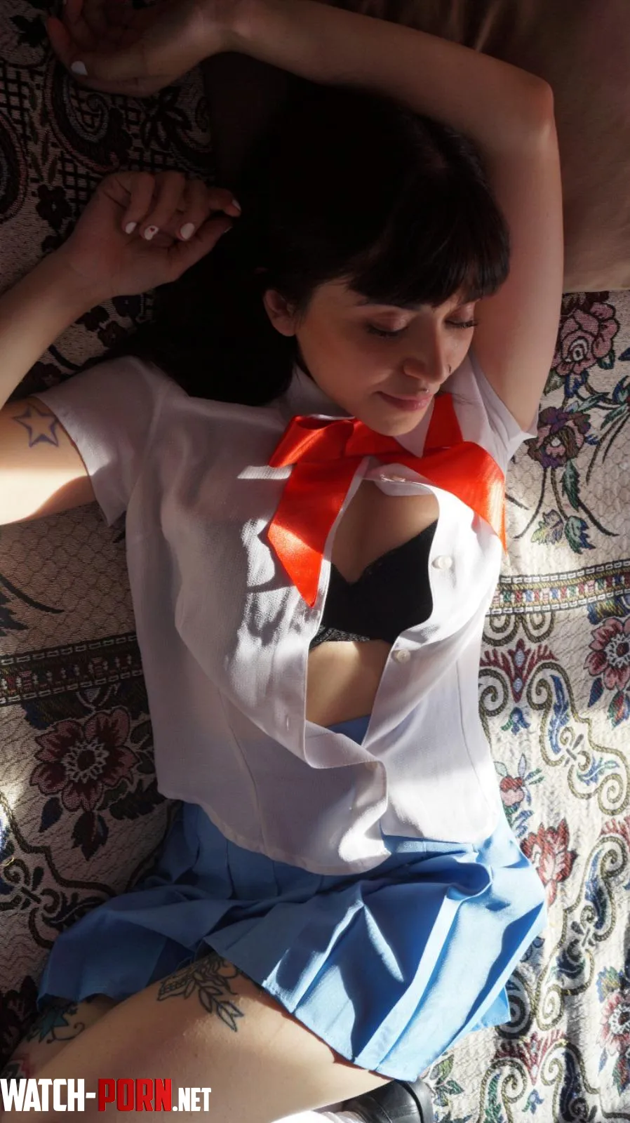 School girl  by frambuesa_miko
