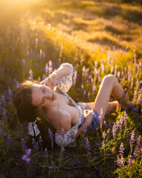 Thumbnail Downblouse: Great View Observed by ShimmerSonora