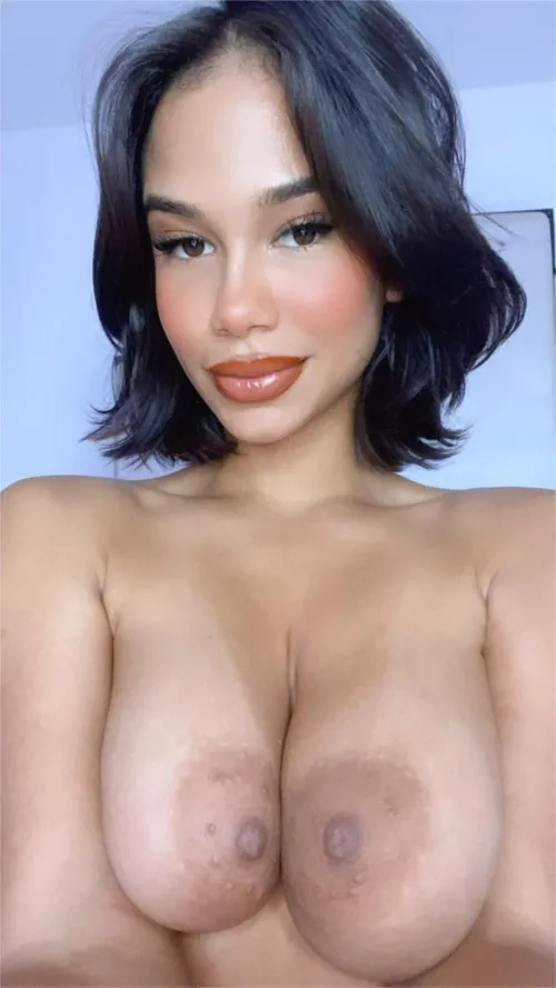 Thumbnail ShortHairChicks: Soft Titties Play by urfavvsophie
