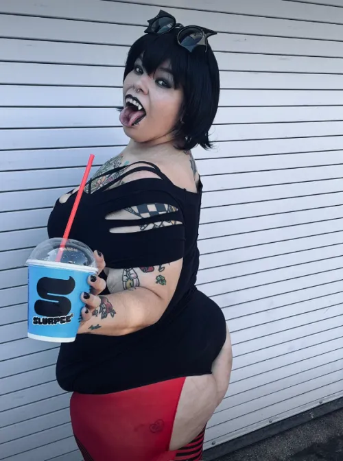 Thumbnail Character Cosplay: LunaCeleste13 as Mavis in PunkGirls