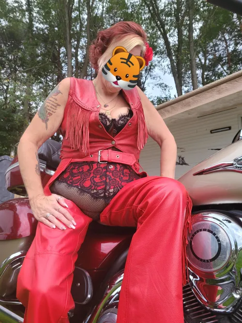Thumbnail Who Wants to Go for a Ride by LvShelby: Exploring the Excitement | gilf