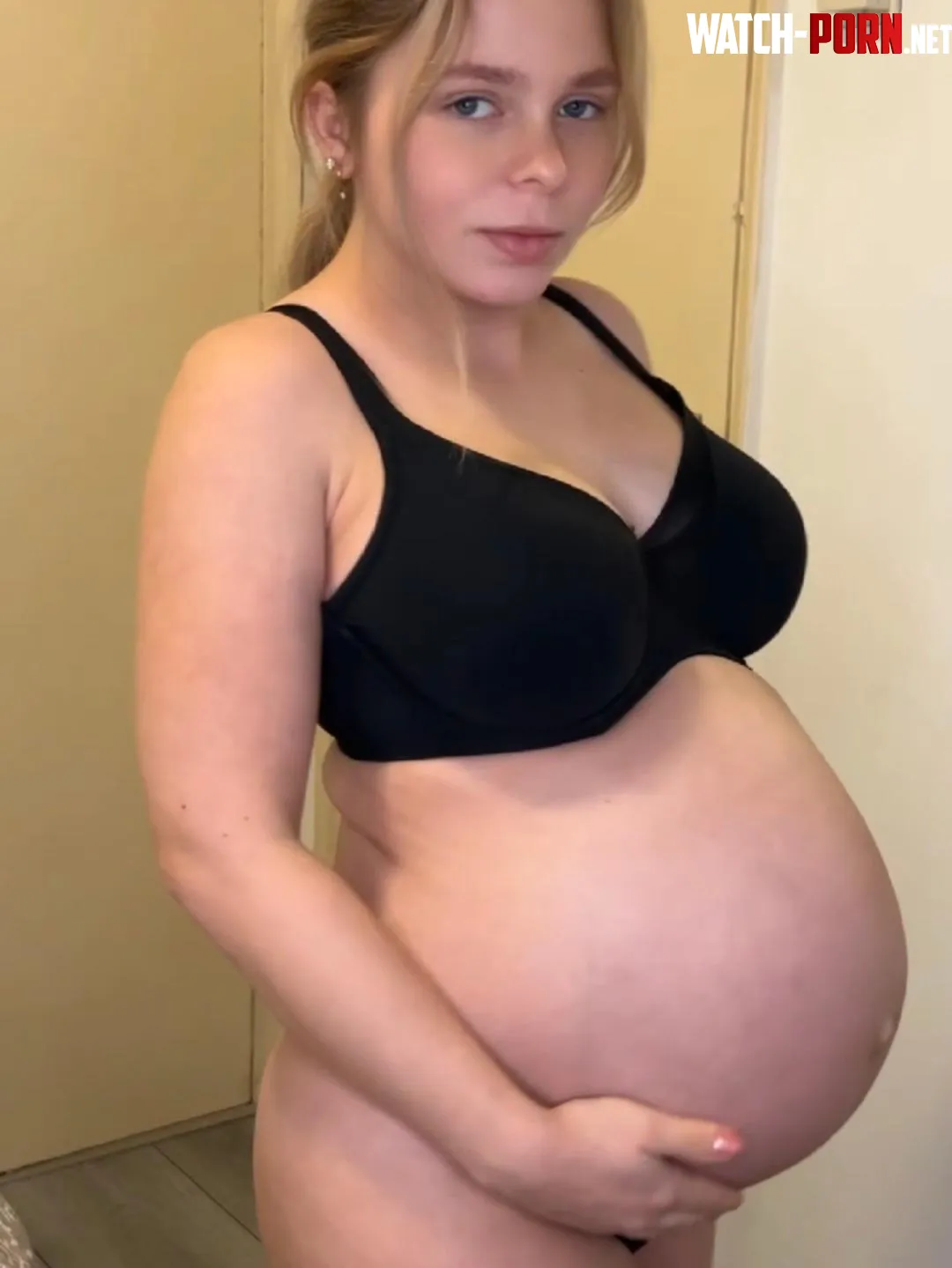 Are older men into cute ladies with big pregnant bellies by pregnant_brandi