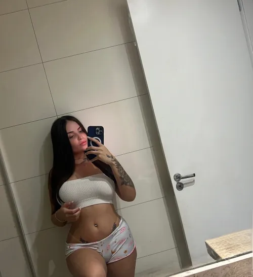 Thumbnail HoneyBlissXO: Gorgeous MirrorSelfie Shot