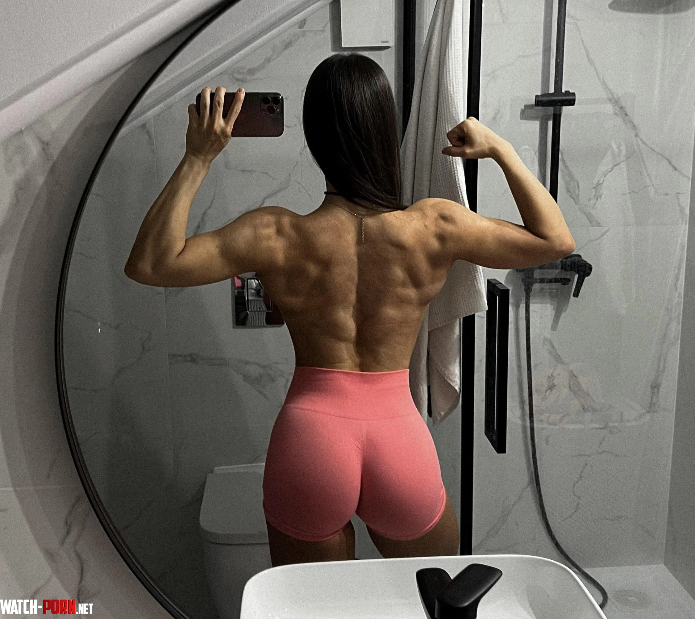 sexy fit back by linasphysiquex