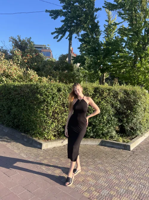 Thumbnail Babinhoe's Perfect Tight Dress: A Must-See!