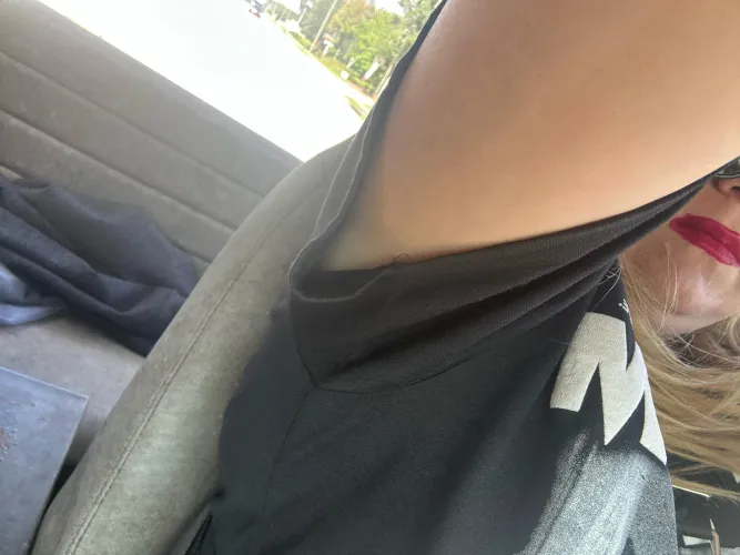 Thumbnail plasticitsfantasty's Peek: Exploring Armpits in 'Just a Peek Outside'