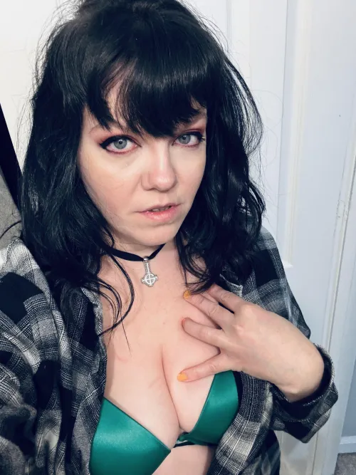 Thumbnail Binge-Ready in Comfort with _PunkPeach_ | One Piece Await