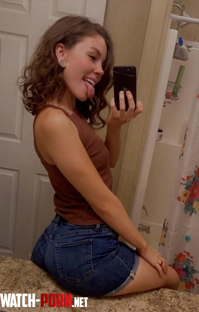 Ill be online sexting all afternoon come have some fun  by LovelyLilah24