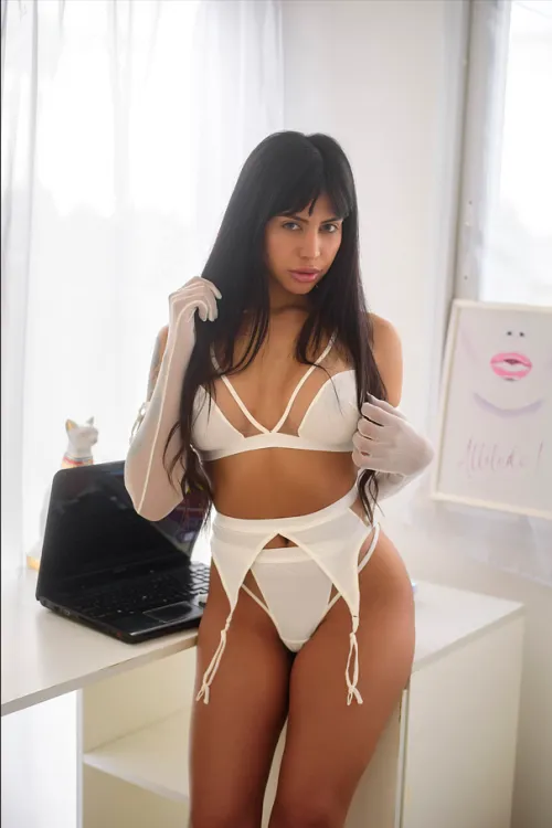 Thumbnail imchiaraa Craves the Sparks in Your Eyes: Ready to Play in Latinas