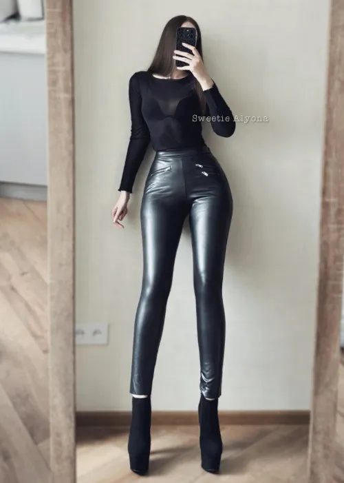Thumbnail Leather & Heels Beauty: SweetieAlyona's Stylish Look