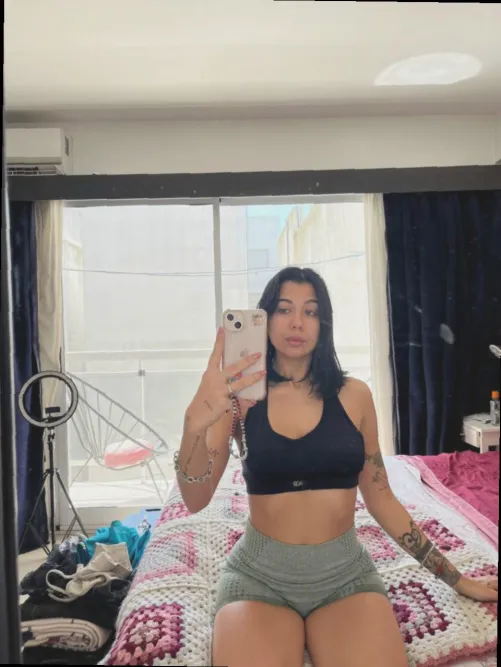 Thumbnail Nattliea's Tips for Feeling Fierce in Black