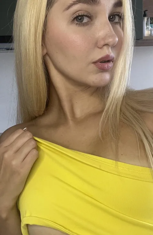Thumbnail Loving the Color of My New Top: Arya_Doll's Croptopgirls Story