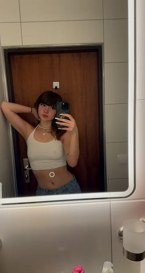 Thumbnail Questioning My Crop Top Style: EnchantingBreezex's Thoughts