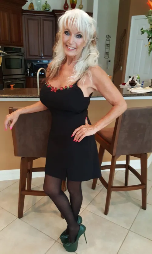 Thumbnail Sally DAngelo: A Classy Figure in Adult Entertainment