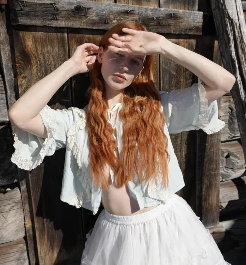 Thumbnail Seductive Tease: Revealing All from Ellaa91 on OnlyFansGirls101