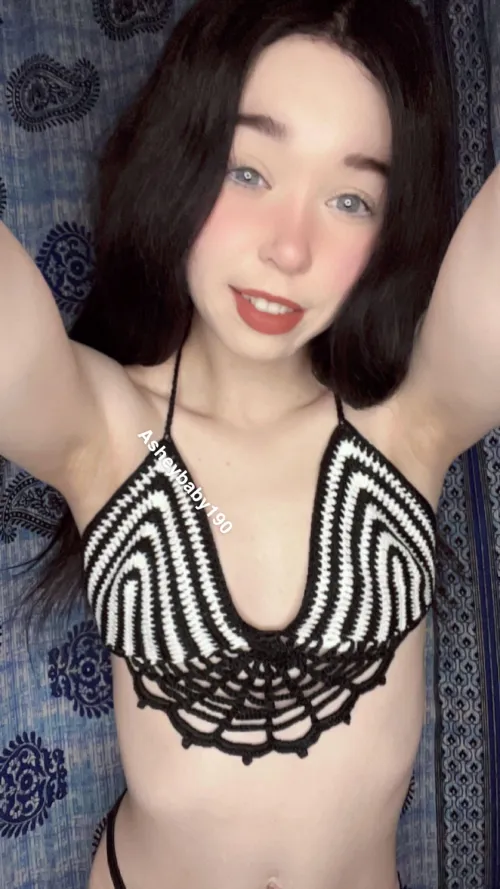 Thumbnail asheybaby190's Allure: Petite Little Pits to Explore