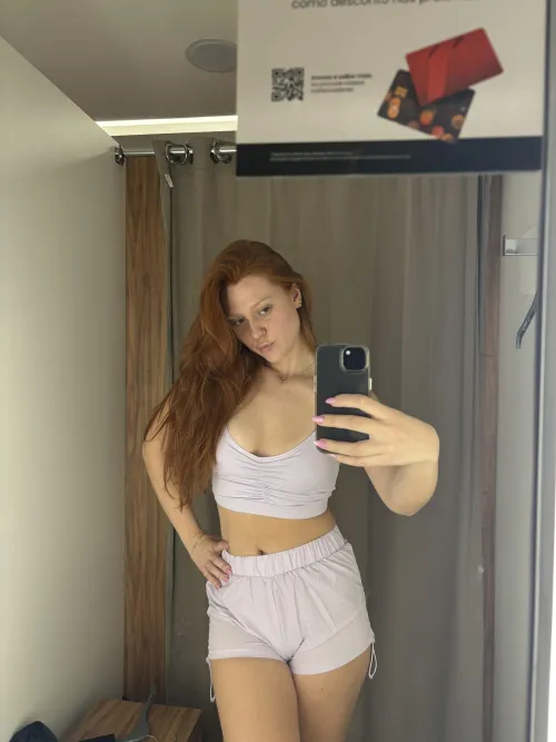 Thumbnail Newcomer Redhead Flaunts Croptop Fashion | temptingmaskof