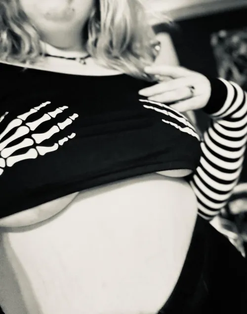 Thumbnail Peekaboo Moments: BelleBordeaux3's BBW Intrigues Unveiled
