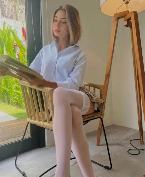 Thumbnail Tempting Secretary Hard at Work - Daily Dose | Lily-Race6644