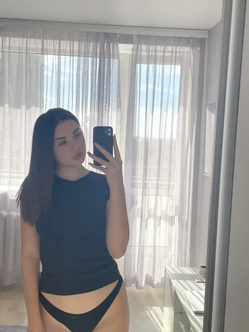Thumbnail Selfie Moments: Capturing Kimber_Portera's Brunette Beauty